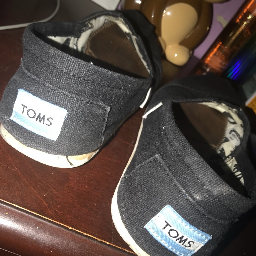 Toms